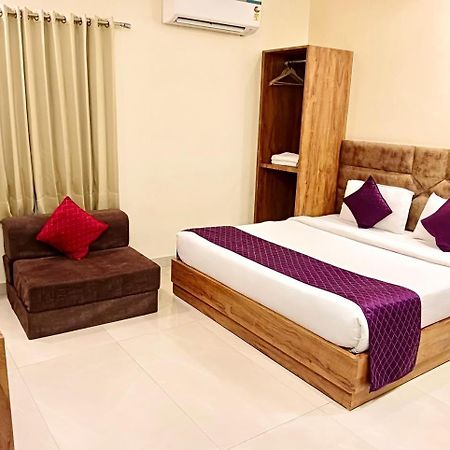 Hampton Hotel - 200 Mt From Golden Temple Amritsar Exteriör bild