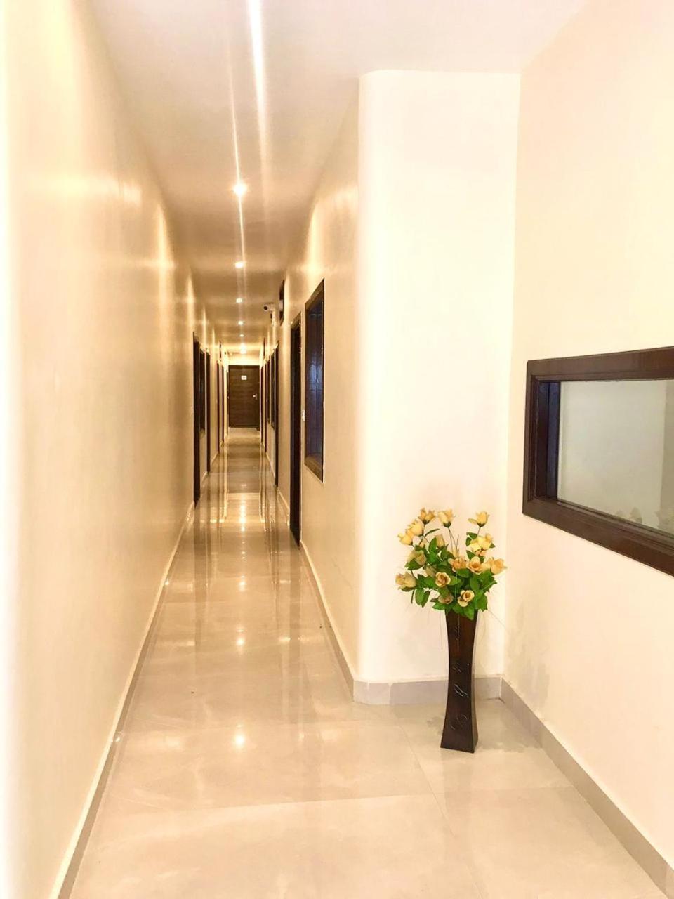 Hampton Hotel - 200 Mt From Golden Temple Amritsar Exteriör bild
